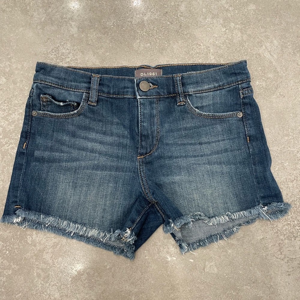 DL1961 Juniors blue denim shorts.